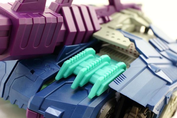 Mastermind Creations Carnifex Unofficial IDW Style Overlord Extensive In Hand Gallery 08 (8 of 31)